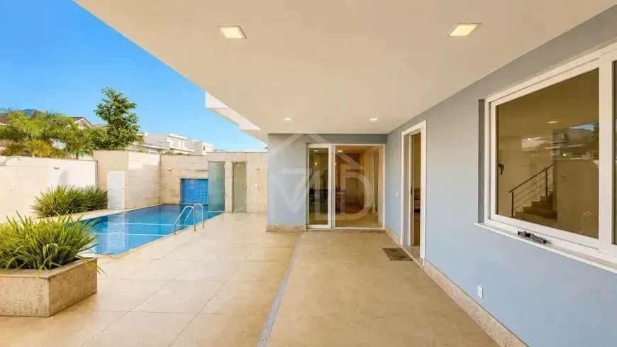 House with 4 bedrooms and 5 bathrooms, 360 m² — photo 14