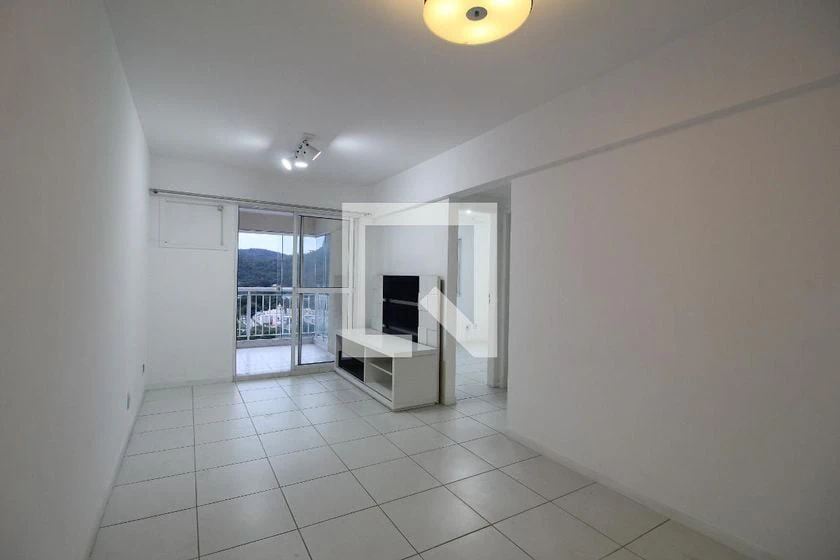 Glass-enclosed balcony in a 2-bedroom apartment, 62 m² — photo 3
