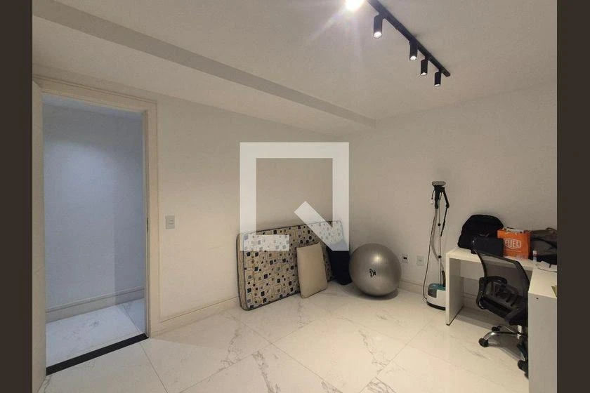 Будинок на 4 спальні з 270 м² і кухнею відкритого плану — photo 34