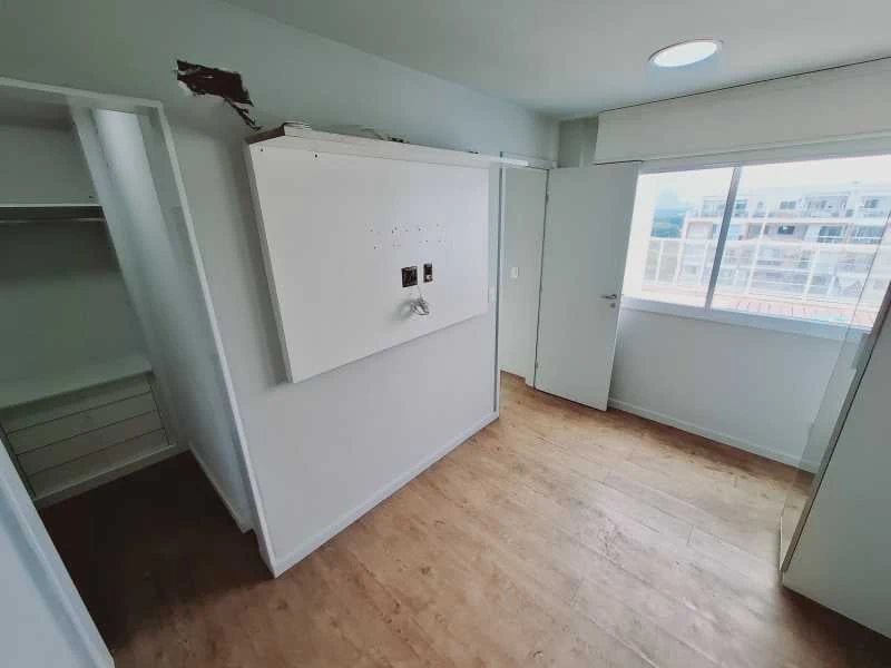 3-bedroom apartment with a walk-in closet — photo 20