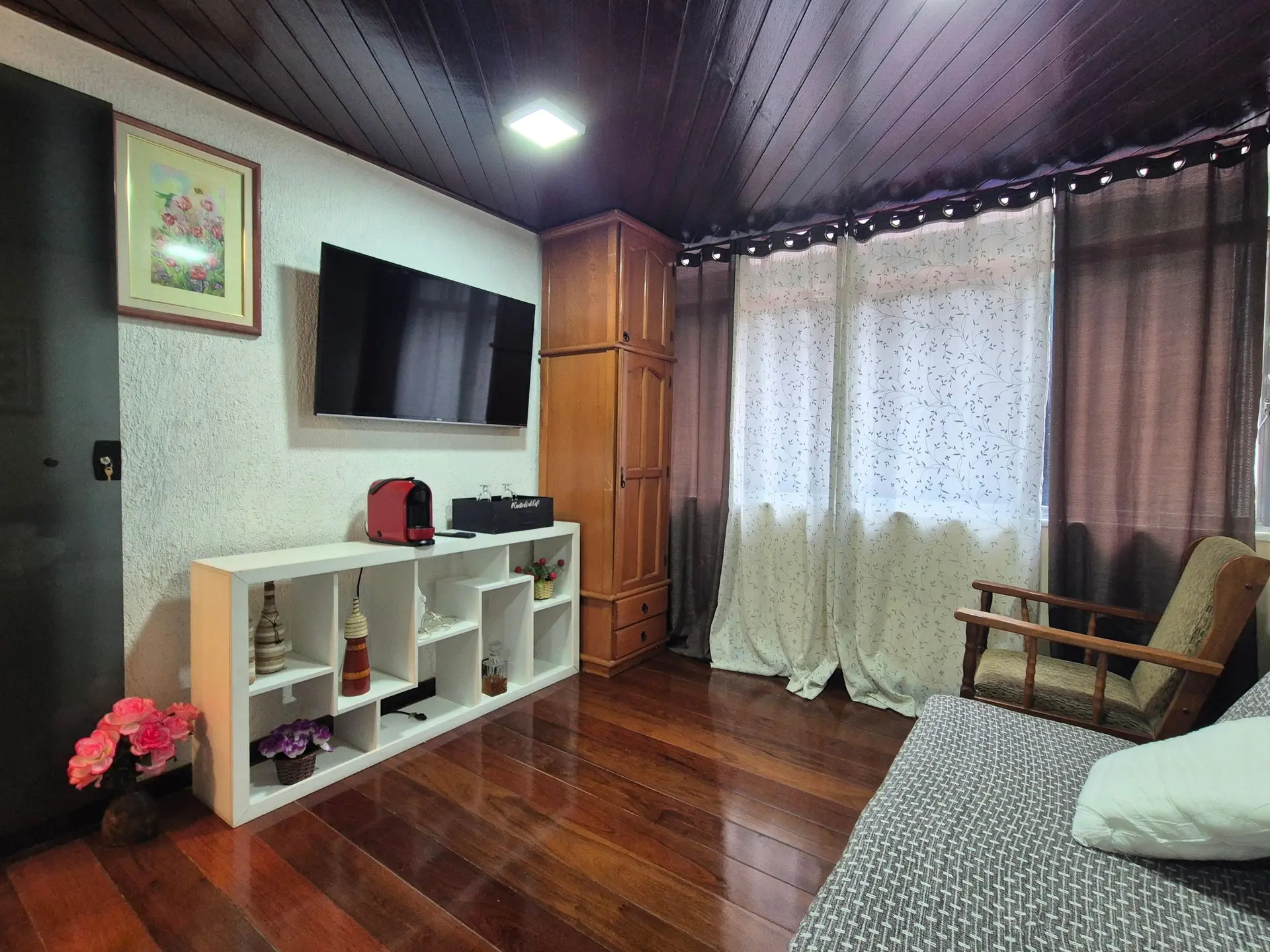 1-bedroom apartment with a closed kitchen and 2 parking