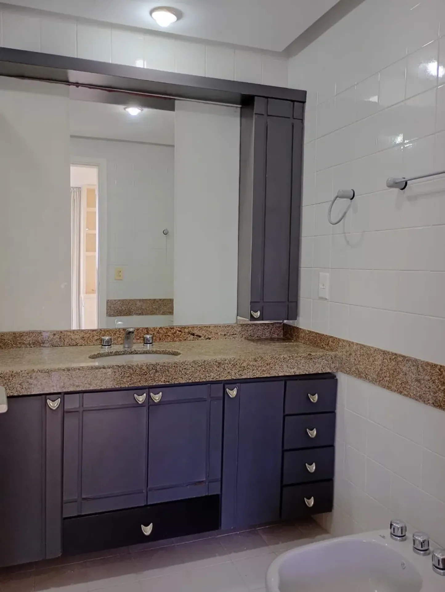 3-bedroom apartment with floor-to-ceiling windows — photo 28