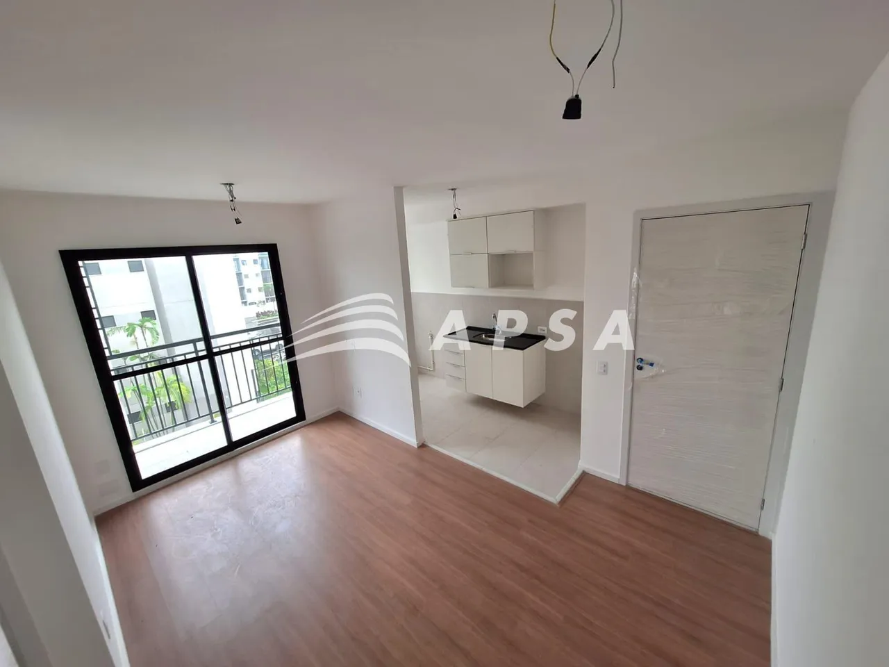 Apartamento sem mobília com 2 quartos e varanda — photo 2