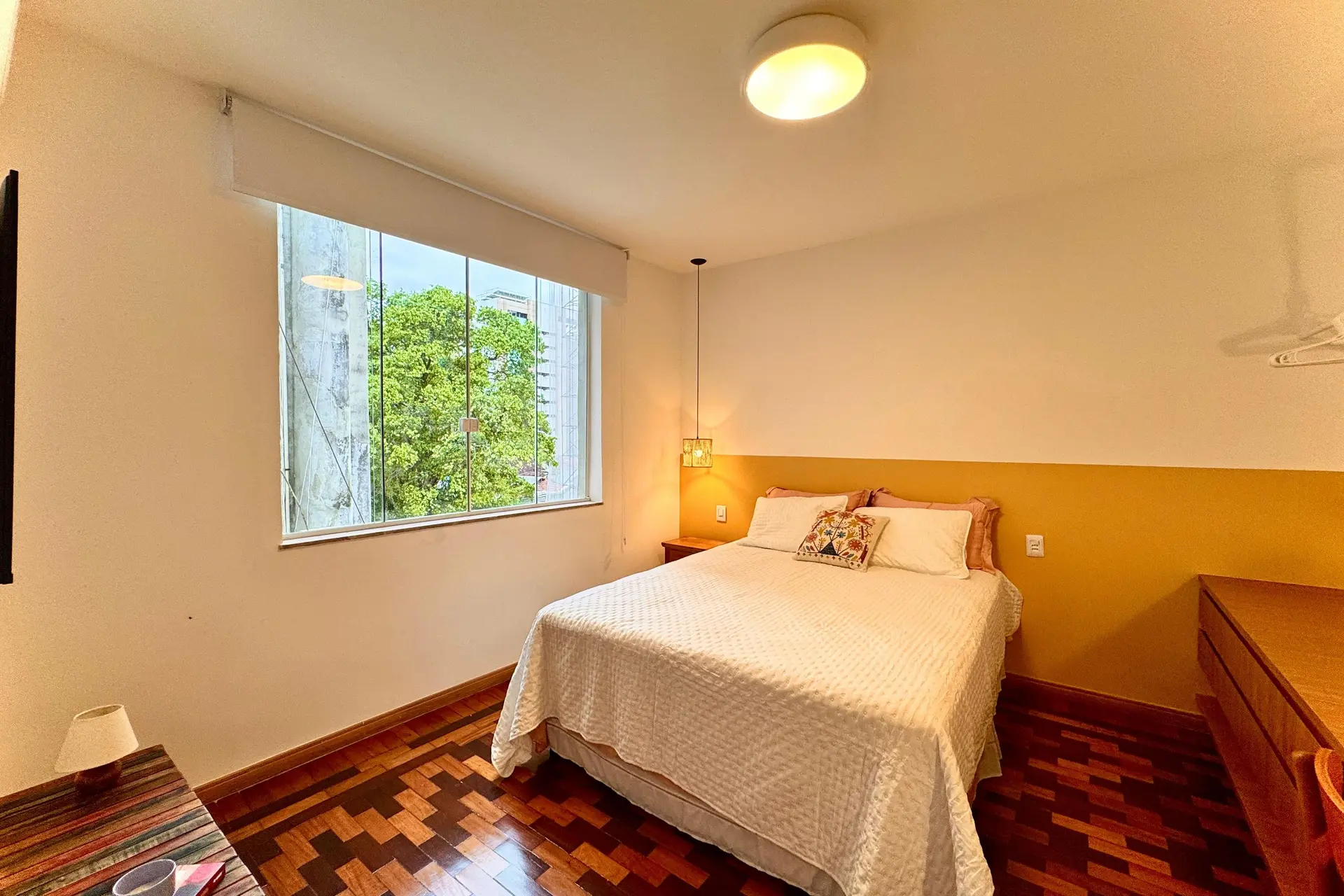 Furnished 1-bedroom apartment with no parking and 1 bath