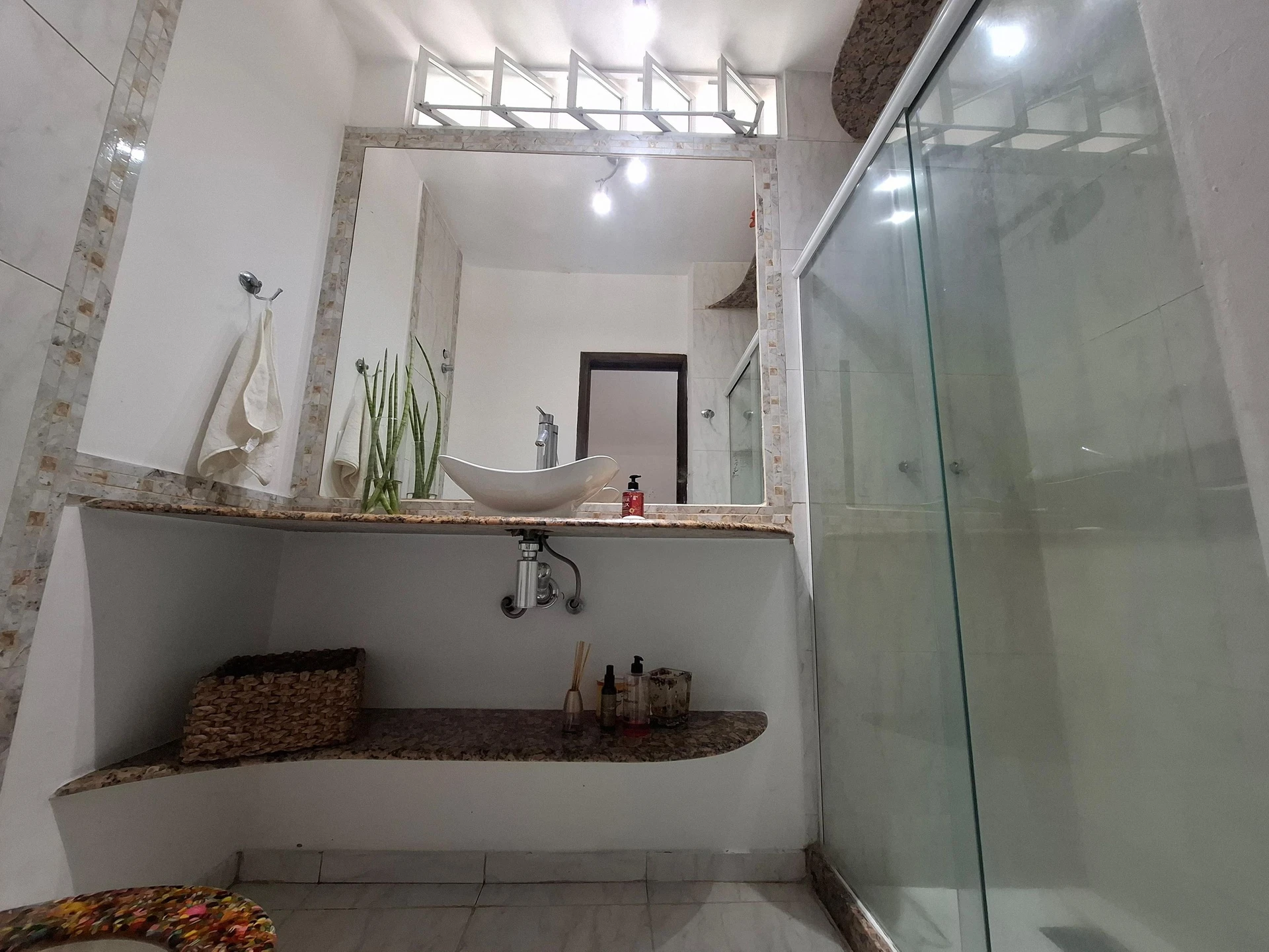 Furnished apartment, 110 m², with a glass-enclosed balcony — photo 18