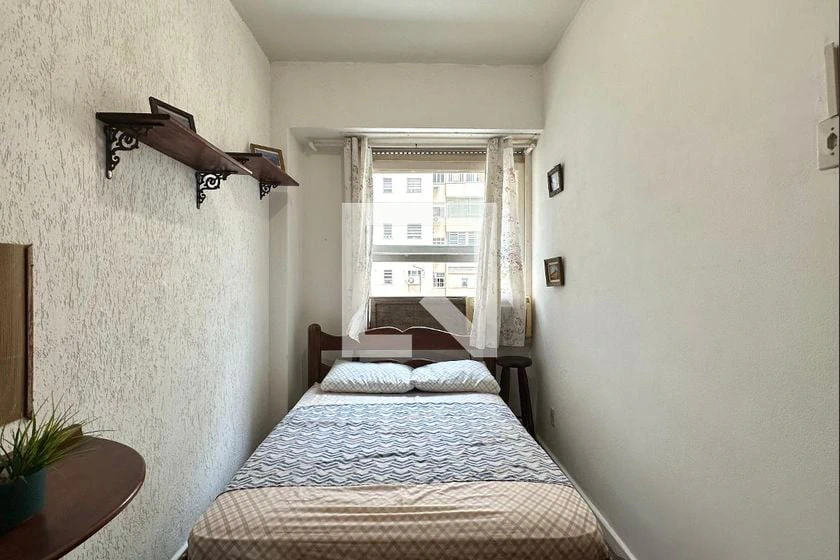 Apartamento de 2 quartos com piso de madeira ou laminado — photo 22