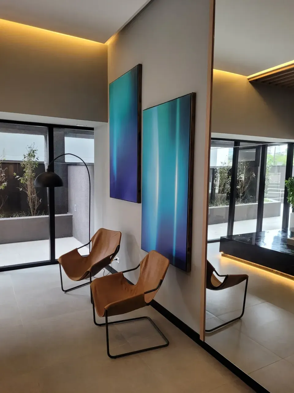 Apartamento com 2 quartos, 2 banheiros e varanda, 68 m²