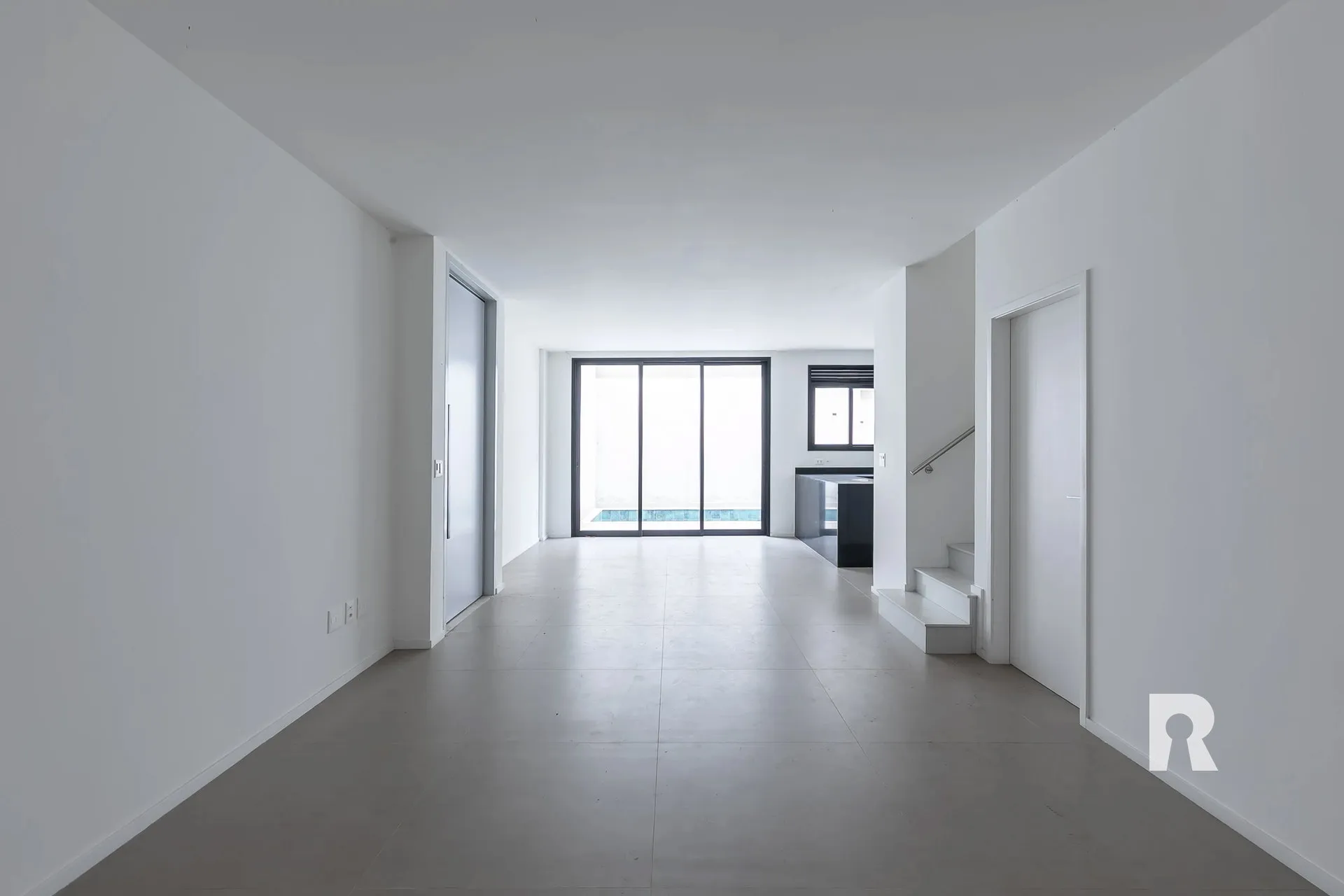 4-bedroom house, all with their own bathrooms, 337 m² — photo 10