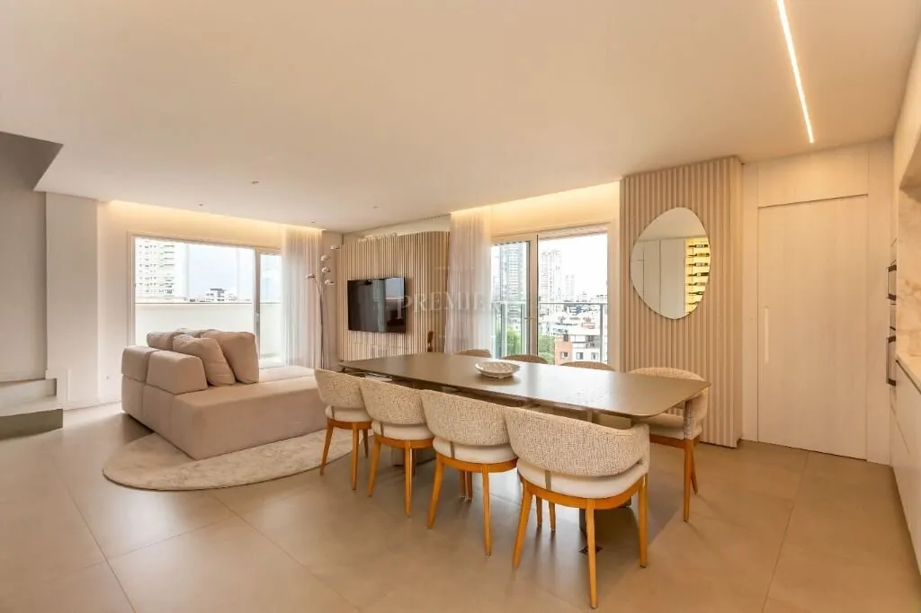 Furnished apartment, 194 m², with floor-to-ceiling windows