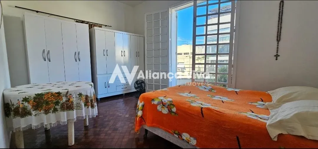 Apartamento mobiliado com 5 quartos e cozinha com fogão a gás — photo 24