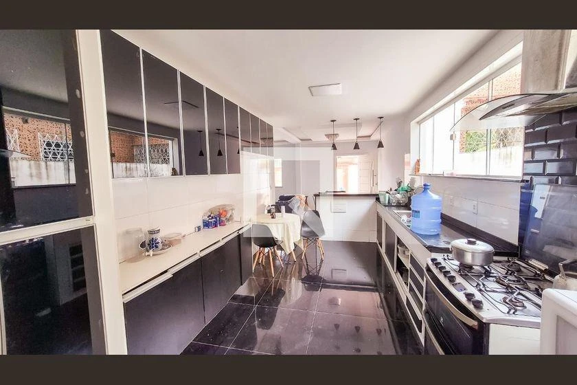 Мебльований будинок 600 м² з 5 спальнями та 3 ванними — photo 10