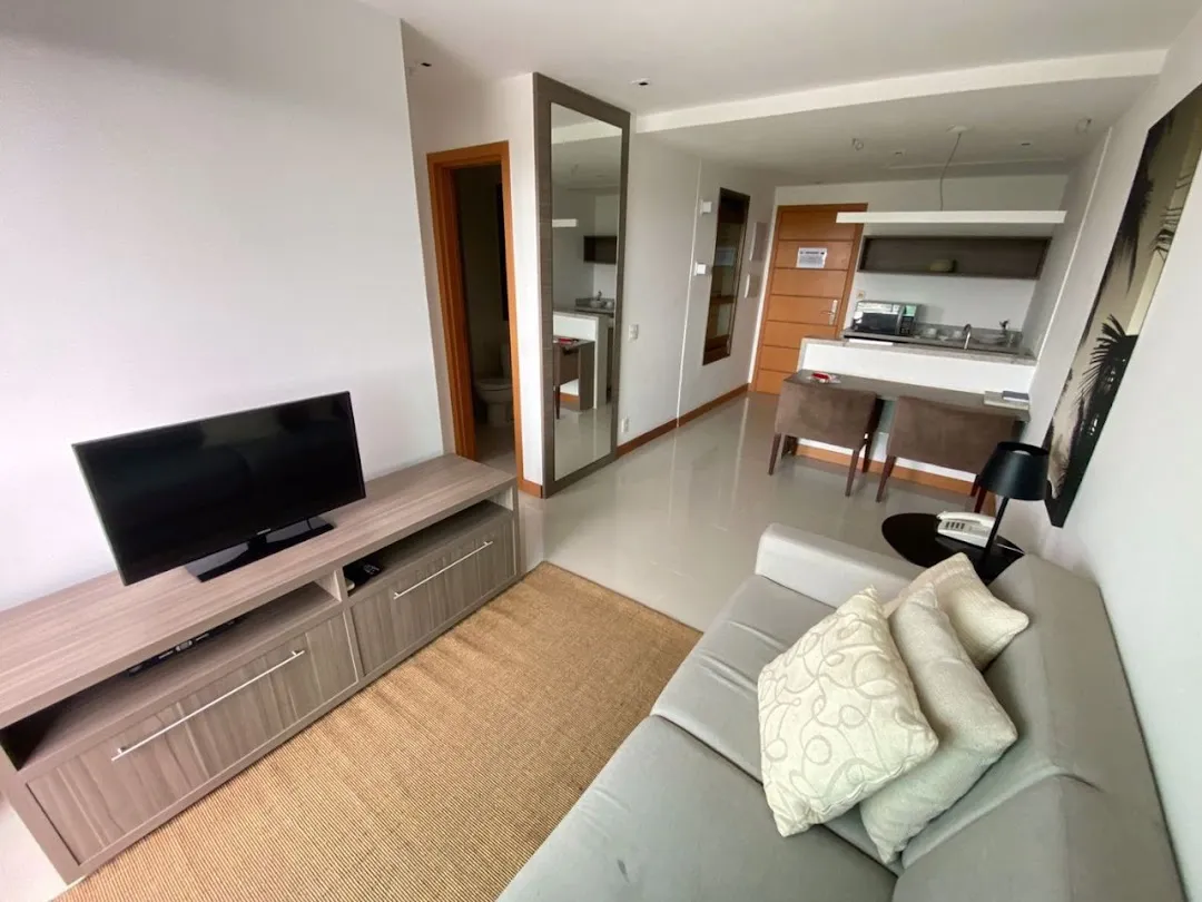 One-bedroom apartment with a mountain view in Rio de Janeiro — photo 7