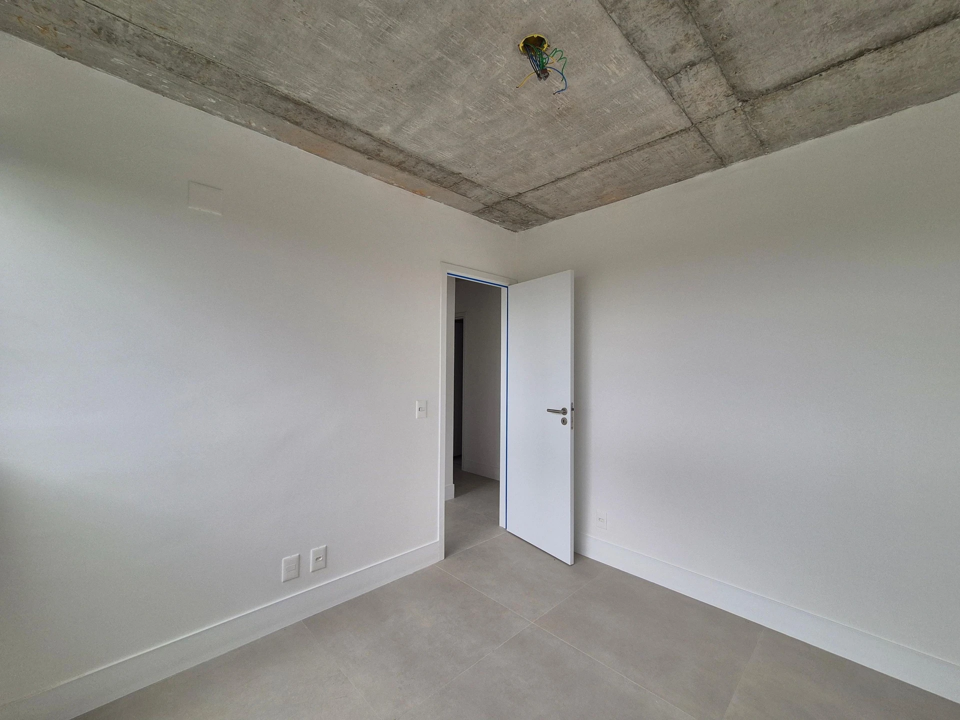 3-bedroom apartment with a mountain view — photo 21
