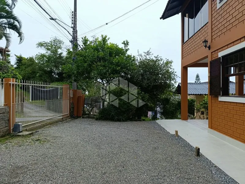 3-bedroom house with a garden — photo 31