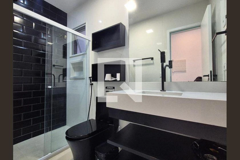 Furnished 45 m² studio with 1 bedroom and balcony — photo 10