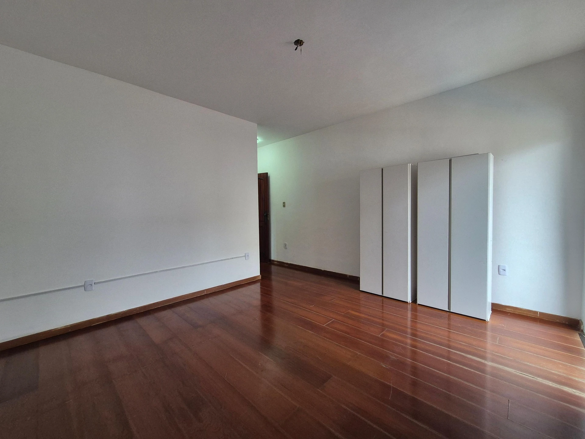 Casa em condomínio com 3 suítes e churrasqueira na varanda — photo 44