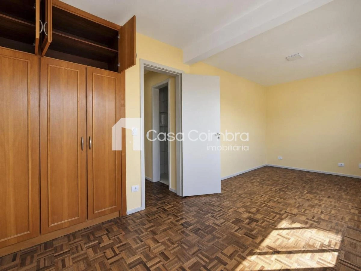 Apartment, 66 m², with wood or laminate floors — photo 18