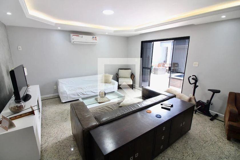 Furnished house, 260 m², with a bathtub — photo 15