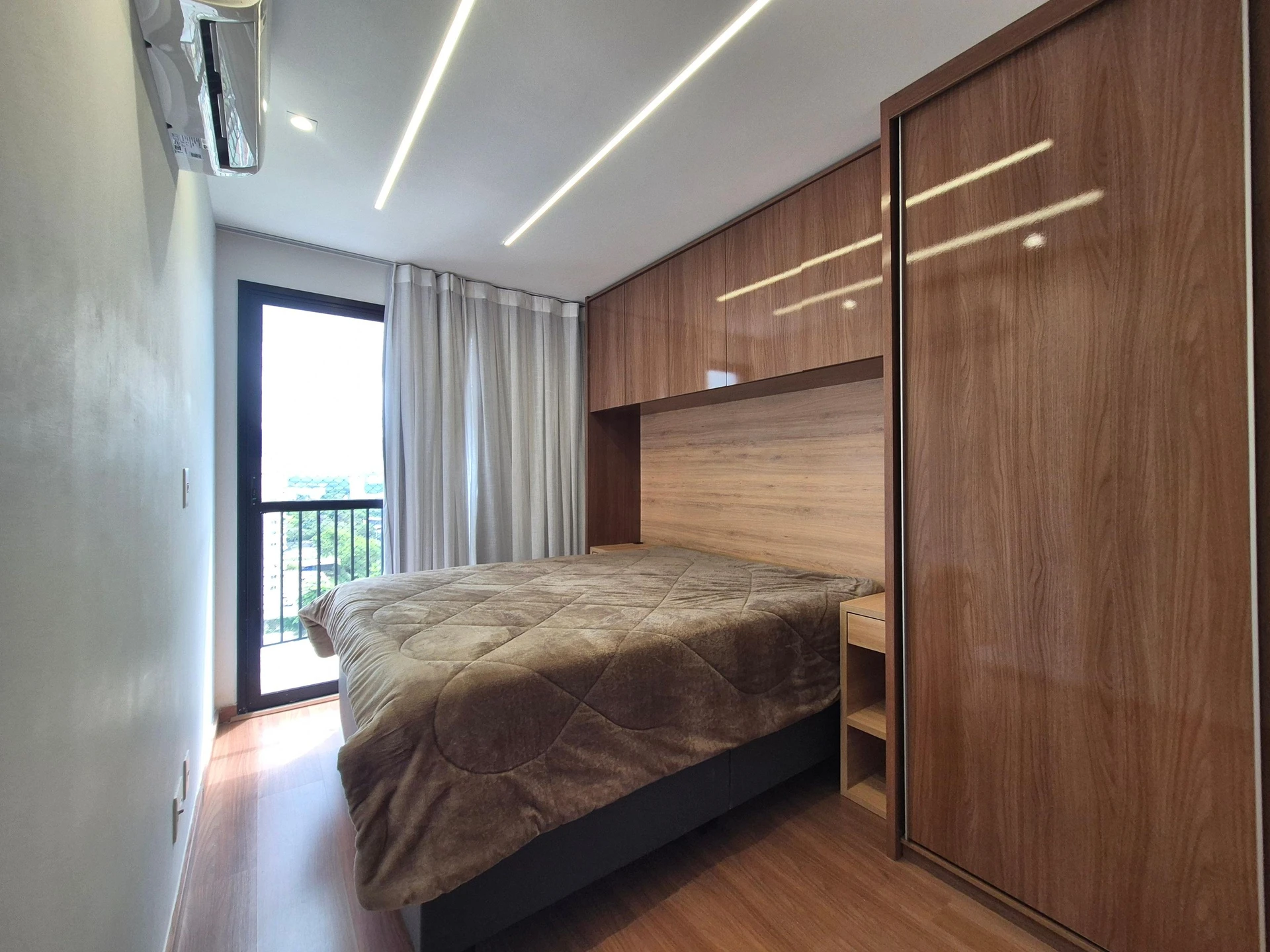 Furnished 2-bedroom apartment with enclosed balcony — photo 13