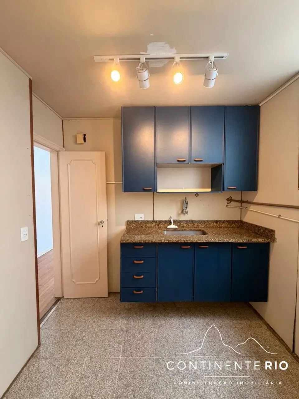 Apartment with 2 bedrooms, parking, and 24h concierge — photo 2