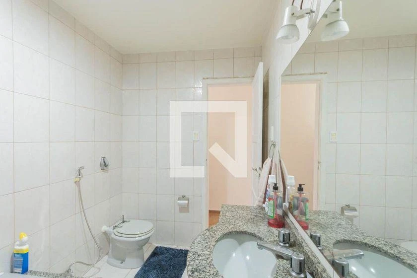 Casa para alugar com 4 quartos e 230 m², 3 banheiros — photo 40