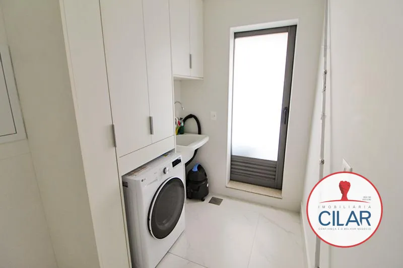 Furnished 3-bedroom apartment with open-plan kitchen — photo 21