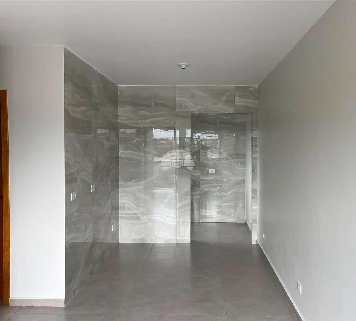 House with 2 bedrooms and a glassed-in balcony — photo 22