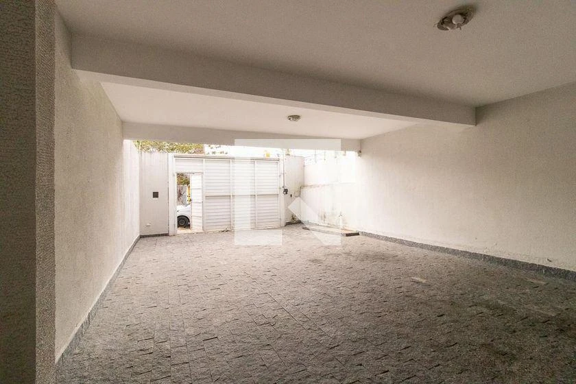 Rental house with 5 bedrooms and 290 m² — photo 50