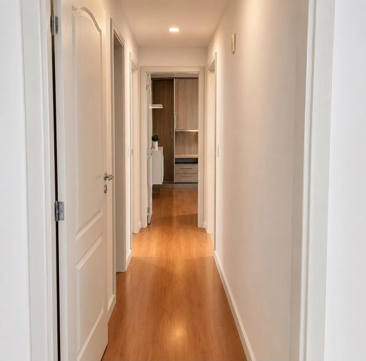 3-bedroom apartment with a bathtub in Curitiba — photo 5