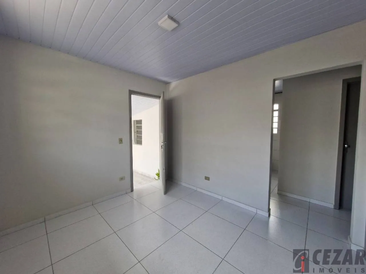 Unfurnished house with 2 bedrooms and a laundry area — photo 4