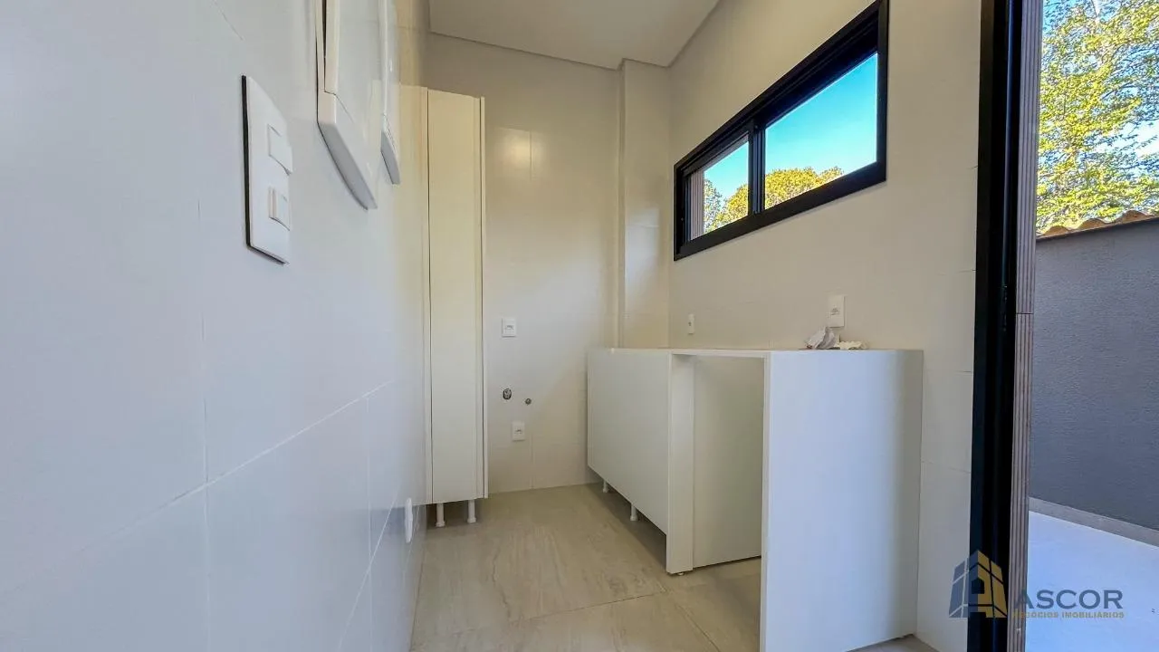 Garden in a 4-bedroom house, 250 m² — photo 17