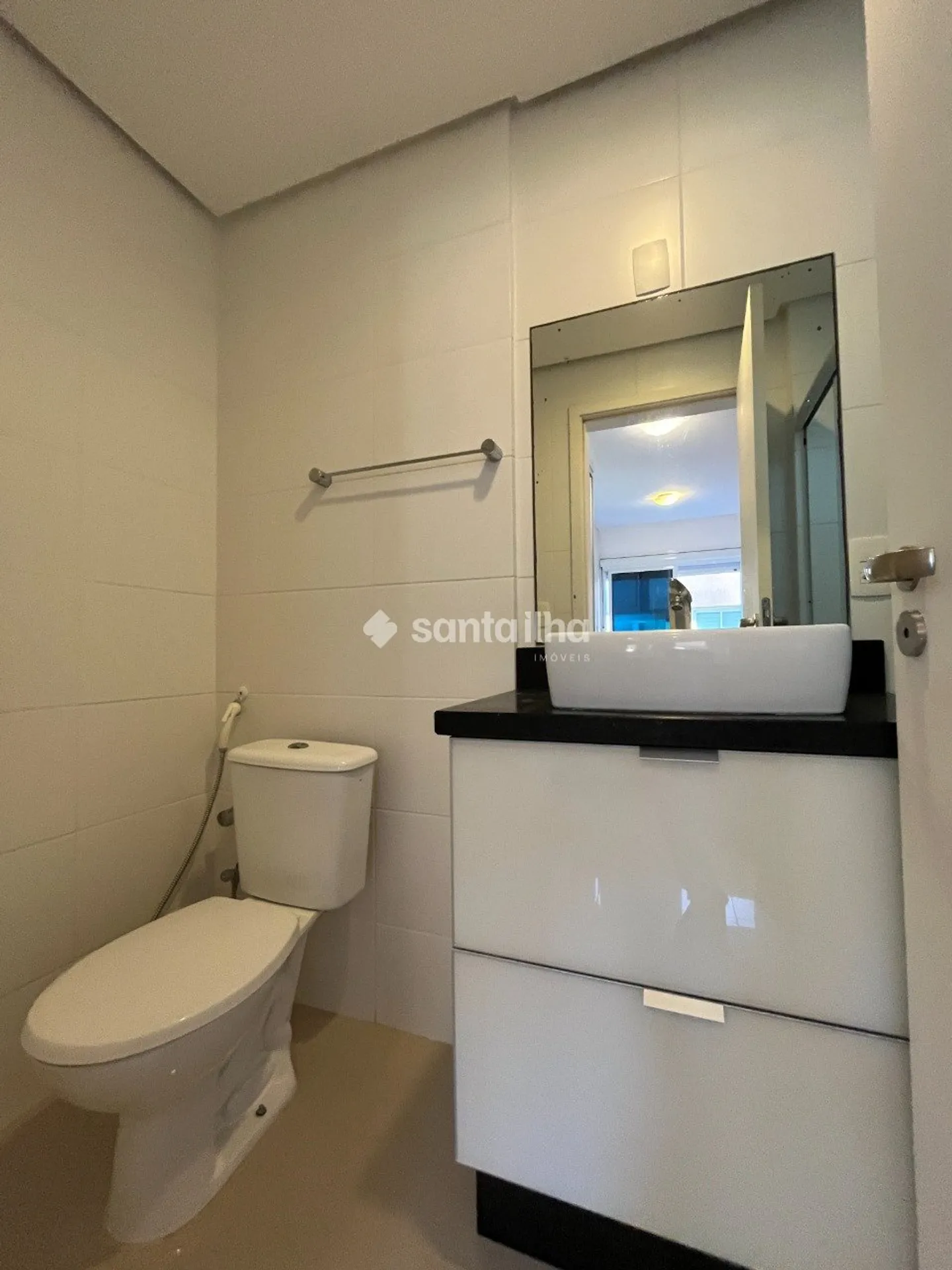 Furnished 2-bedroom apartment with 2 bathrooms — photo 21