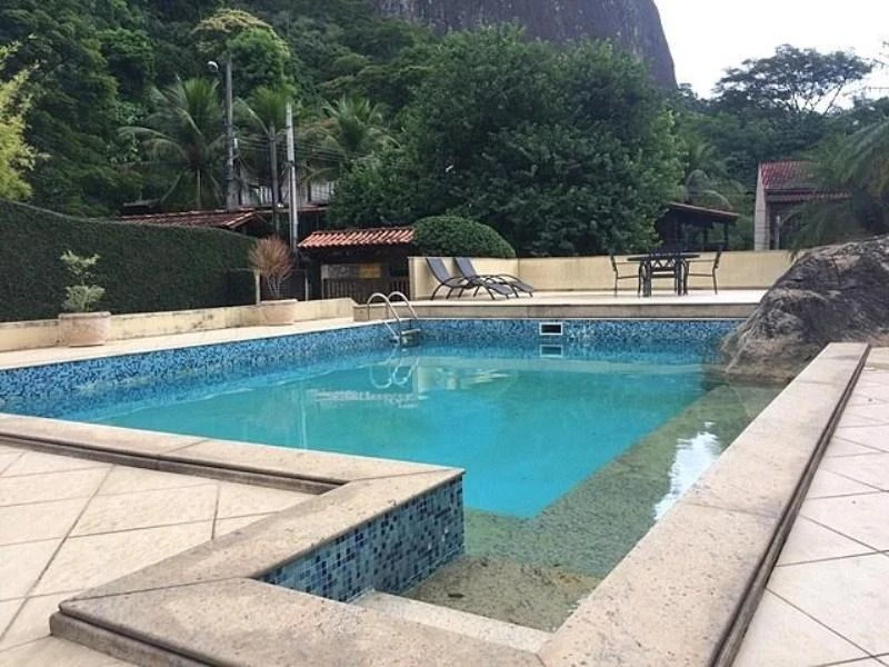Furnished house 945 m² with 4 bedrooms and 5 bathrooms — photo 8