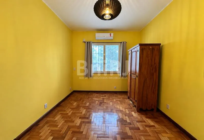 Apartment, 70 m², with wood or laminate floors — photo 14