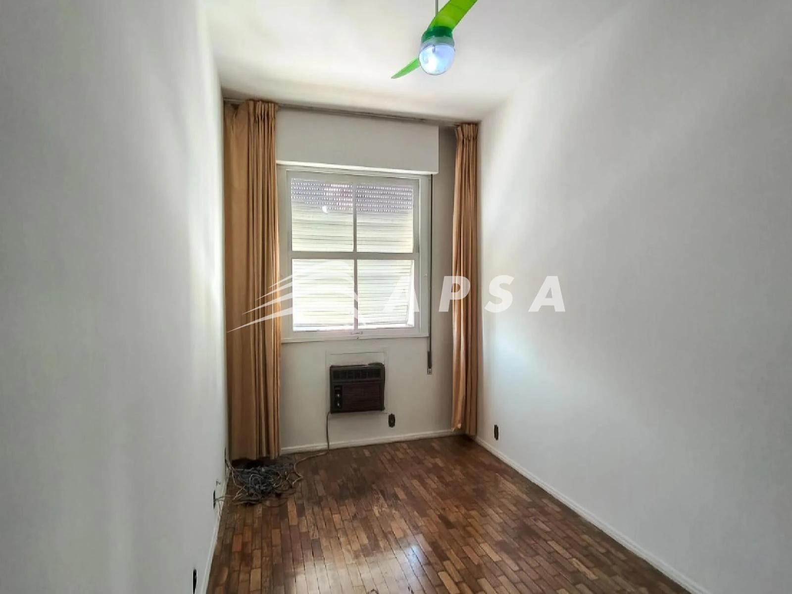 128 m² unfurnished apartment with 4 bedrooms and closed kitchen — photo 23