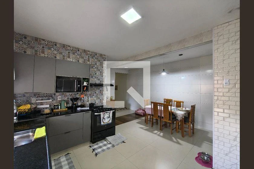 358 m² rental house with 2 bedrooms, suite and balcony — photo 6