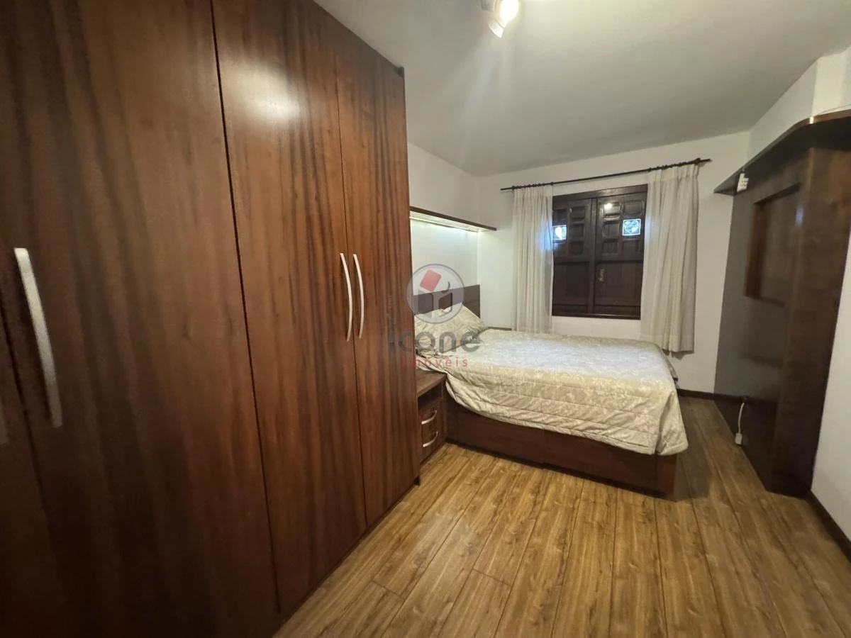 3-bedroom house with a bathtub in Curitiba — photo 27