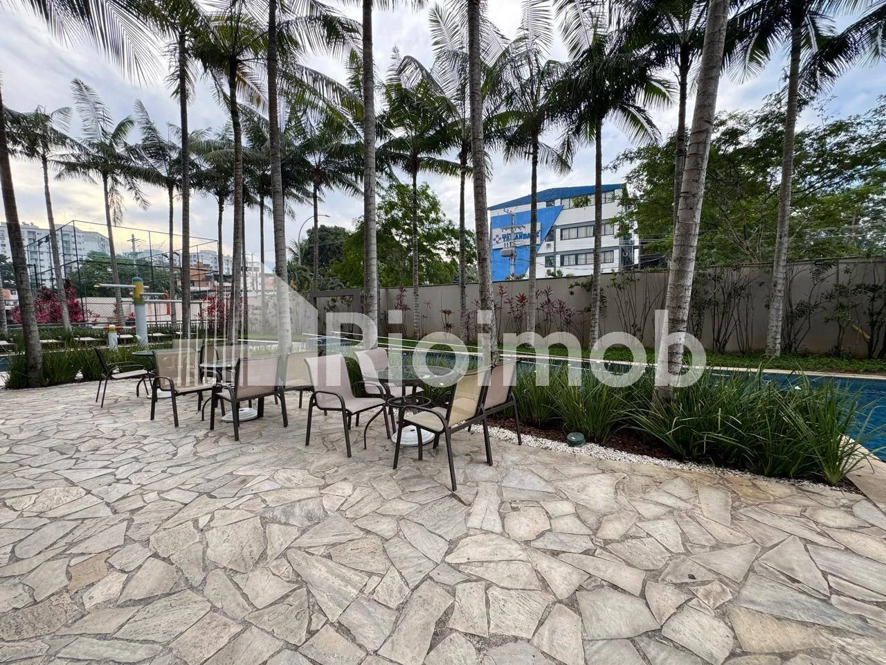 2-bedroom apartment with a mountain view — photo 10