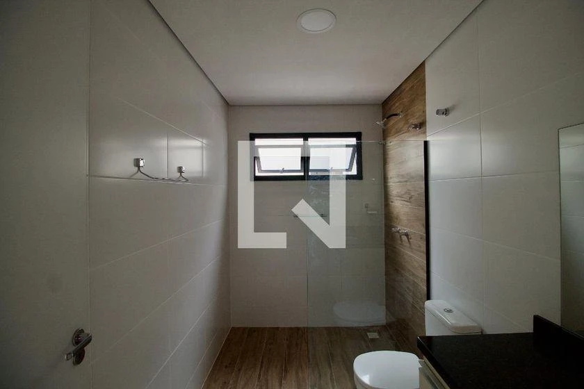 3-bedroom house with floor-to-ceiling windows — photo 40
