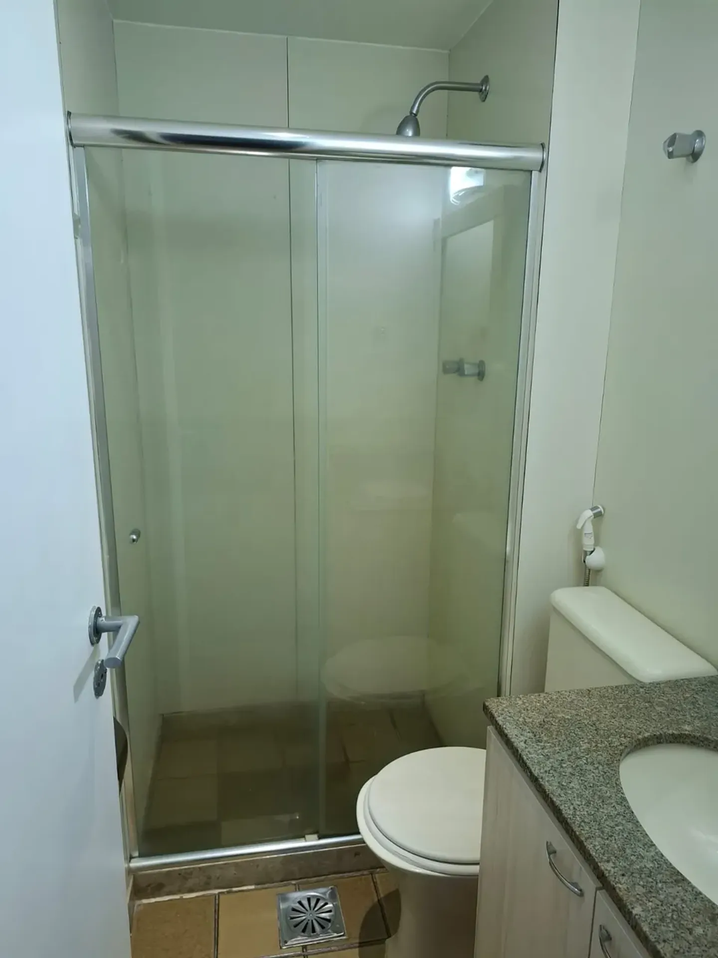 Apartment with 2 bedrooms, 3 bathrooms and a balcony — photo 19