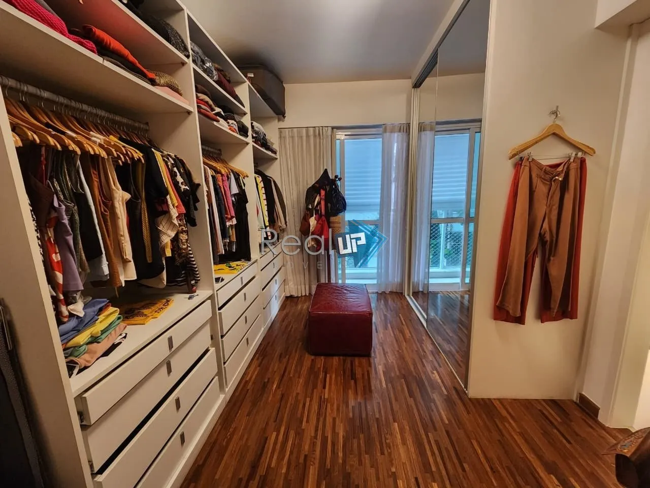4-bedroom apartment with 227 m² and 3 parking spaces — photo 36
