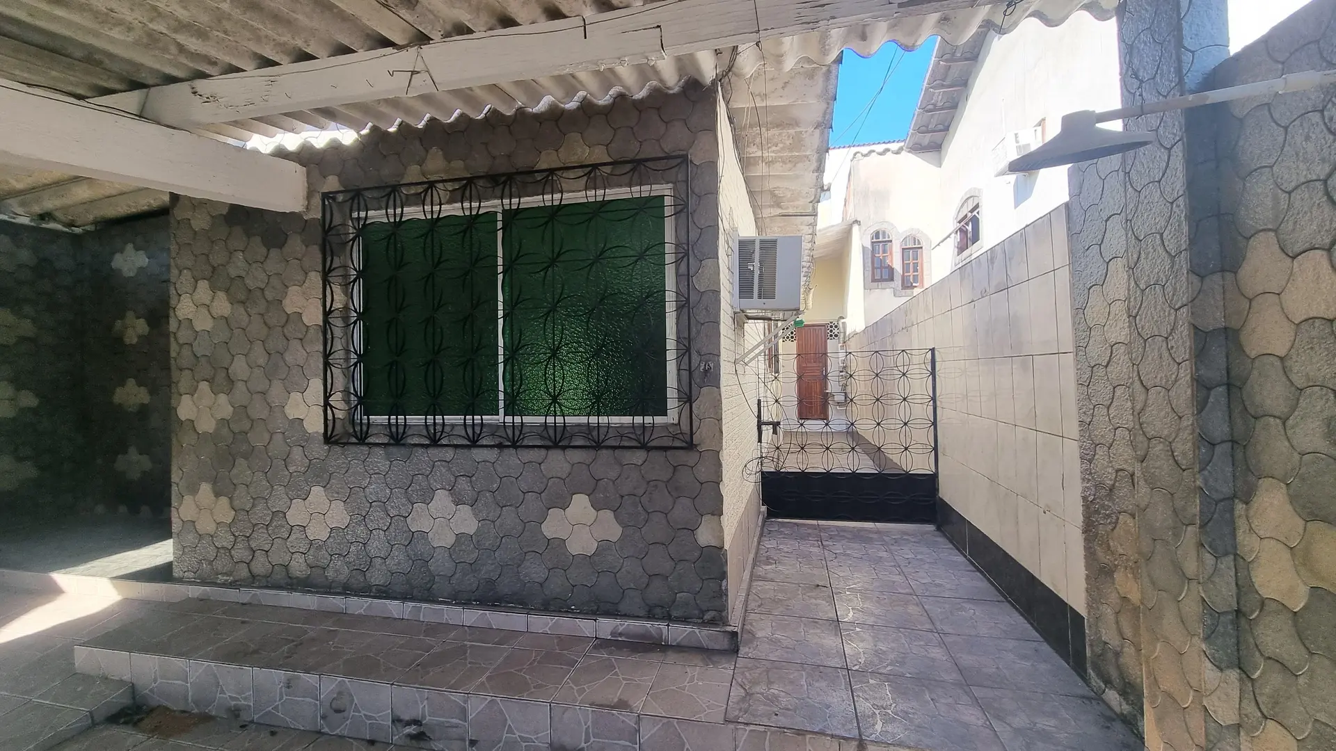 Washing machine in a 5-bedroom house, 200 m² — photo 16
