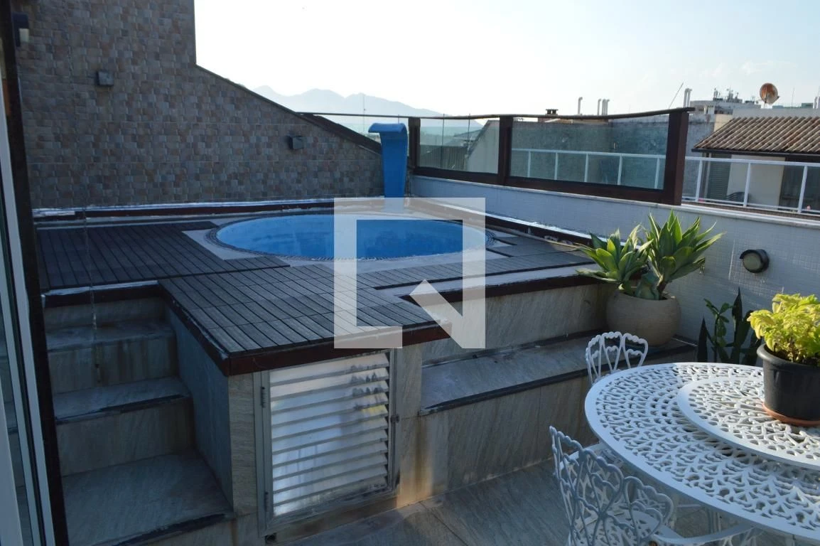 3-bedroom apartment with a bathtub — photo 37