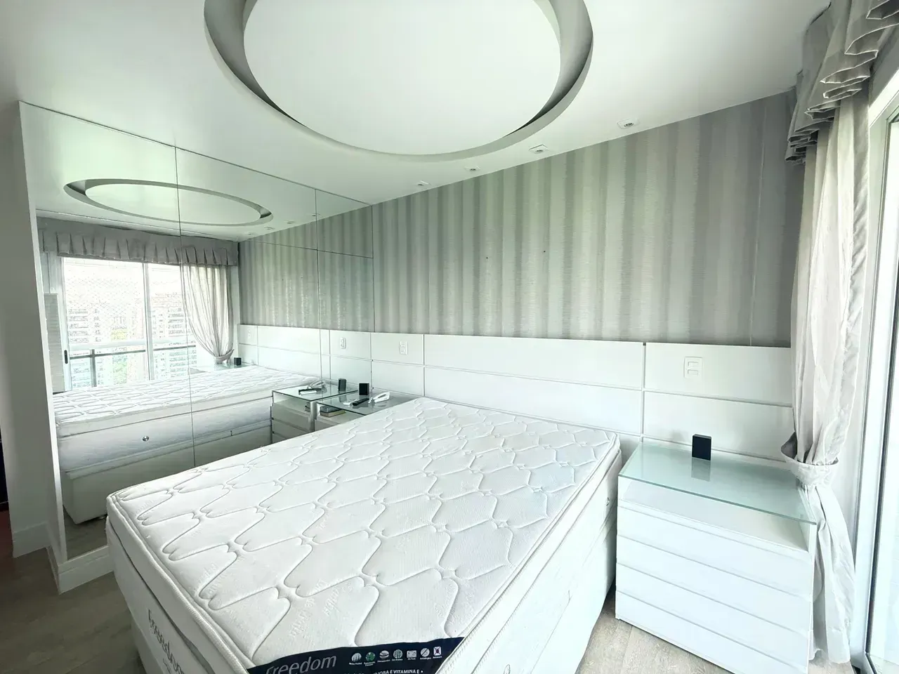 Rental apartment with 4 bedrooms and 157 m² — photo 3