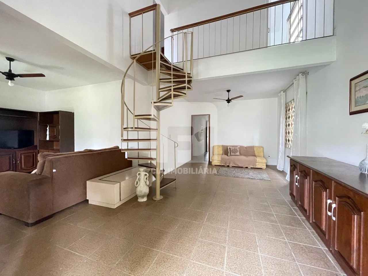 Furnished 300 m² house with 5 en-suite bedrooms