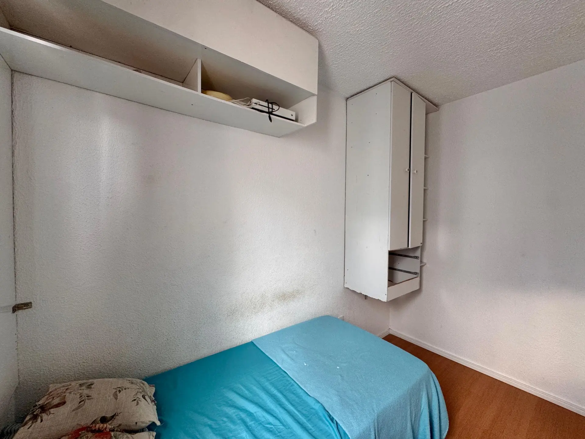 Furnished 2-bedroom apartment with 1 bathroom — photo 29