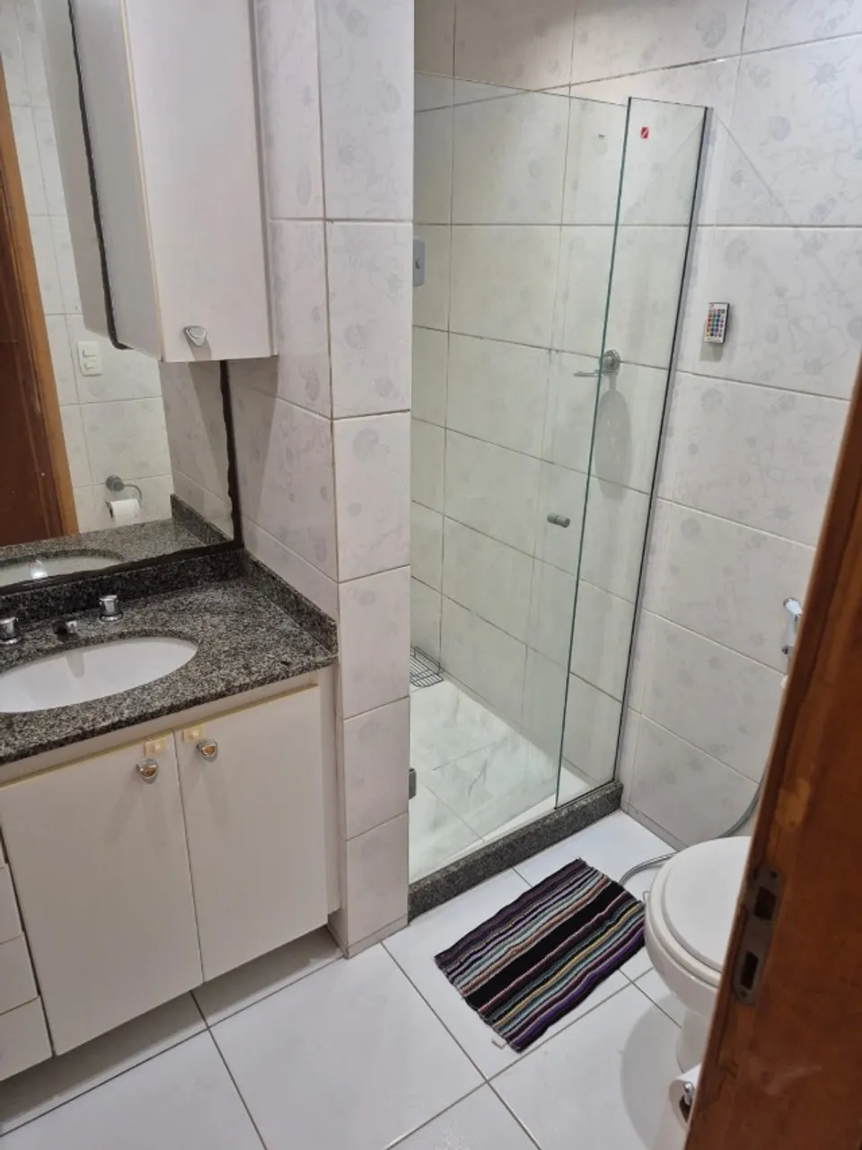 2-bedroom apartment in a building with a gym — photo 17