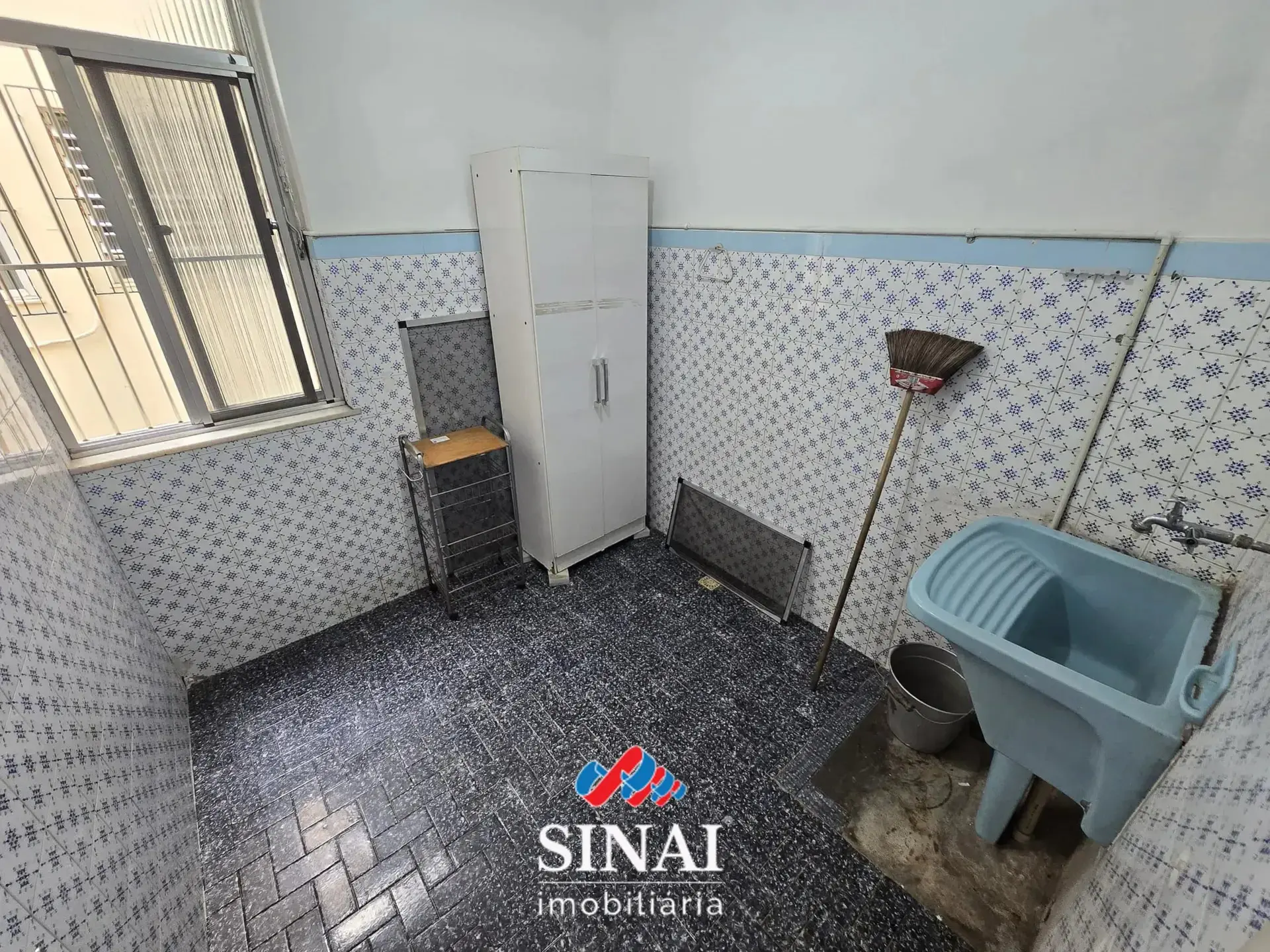 Квартира з 2 спальнями та дерев'яною підлогою або ламінатом — photo 6