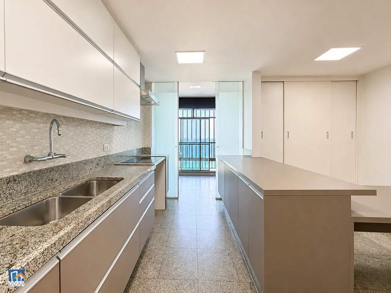 Apartamento de 4 quartos com 315 m² e varanda envidraçada — photo 33