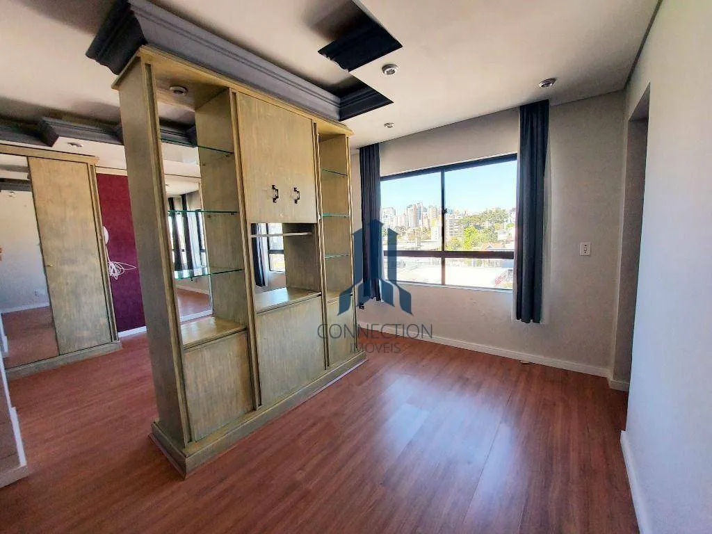 Apartment on the 3rd floor with a glass-enclosed balcony — photo 5